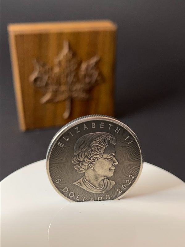 Canada 2022 5usd Real Maple Leaf Metallic Pink 1 Oz .9999 Antique Finish Silver