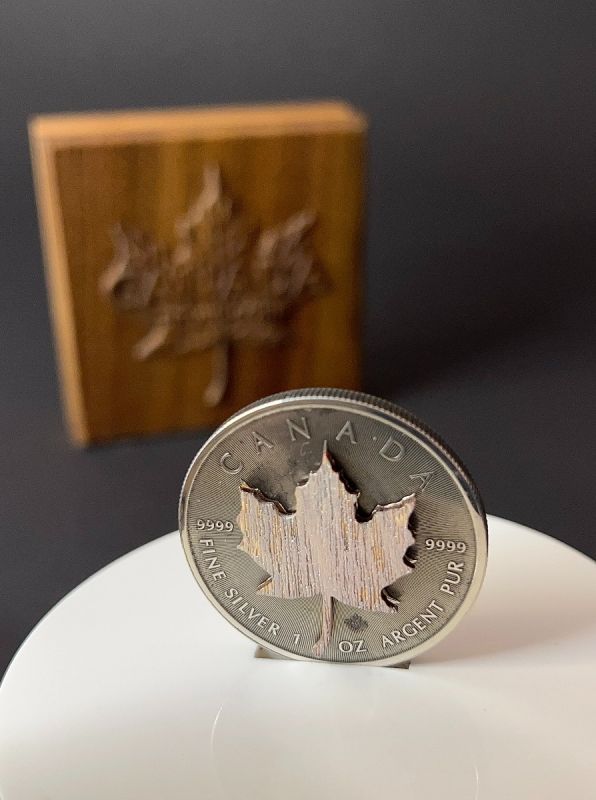 Canada 2022 5usd Real Maple Leaf Metallic Pink 1 Oz .9999 Antique Finish Silver